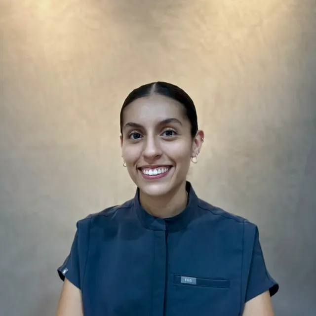 Daniela Caballero, odontología integral, en Smile Republic Las Américas